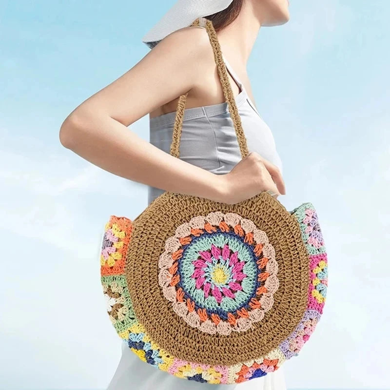 Round straw shoulder bag