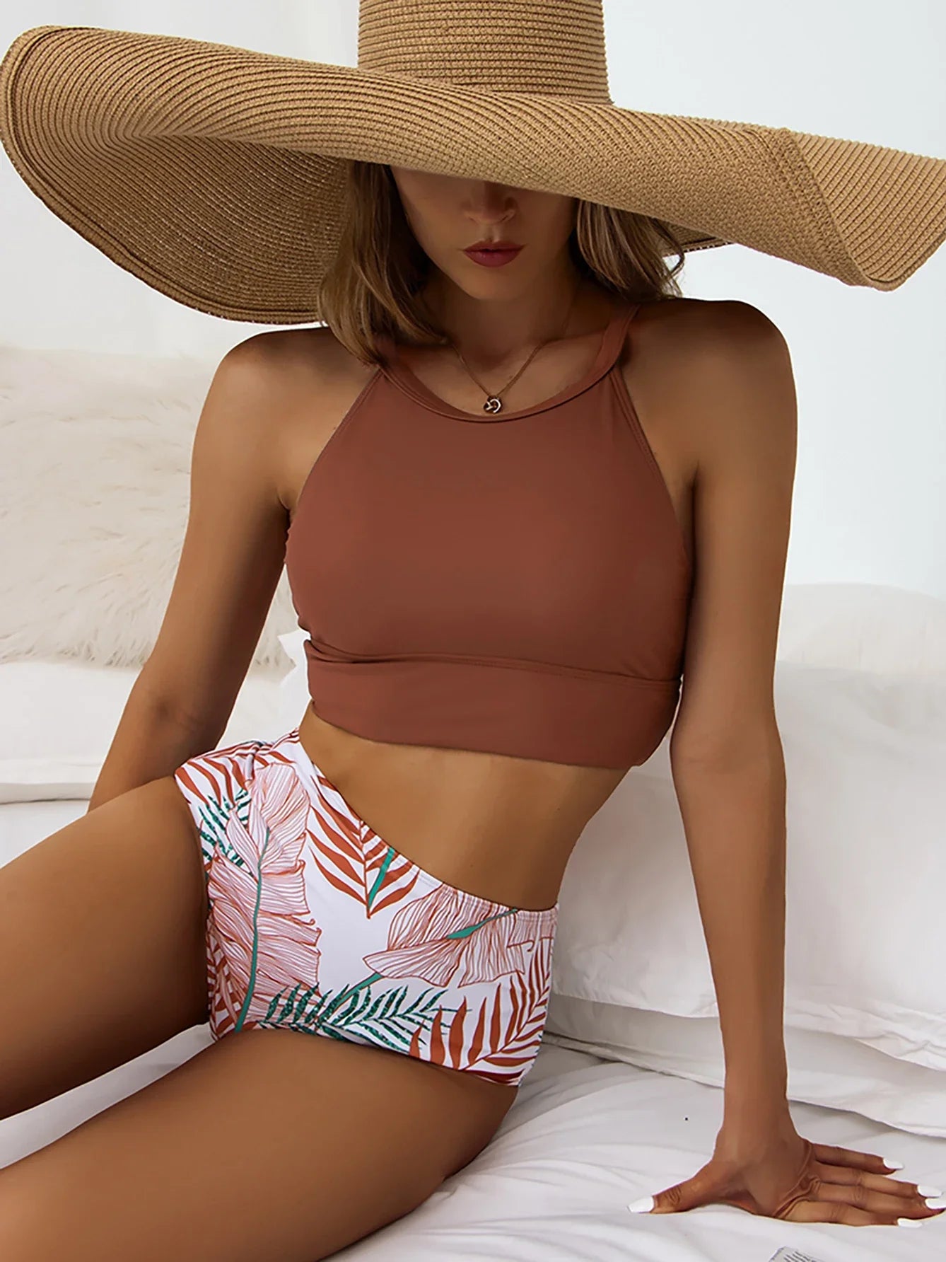 Bikini Sexy 2024, traje de baño de cuello alto para mujer, traje de baño femenino de dos piezas, conjunto de Bikinis de cintura alta, ropa de playa para traje de baño