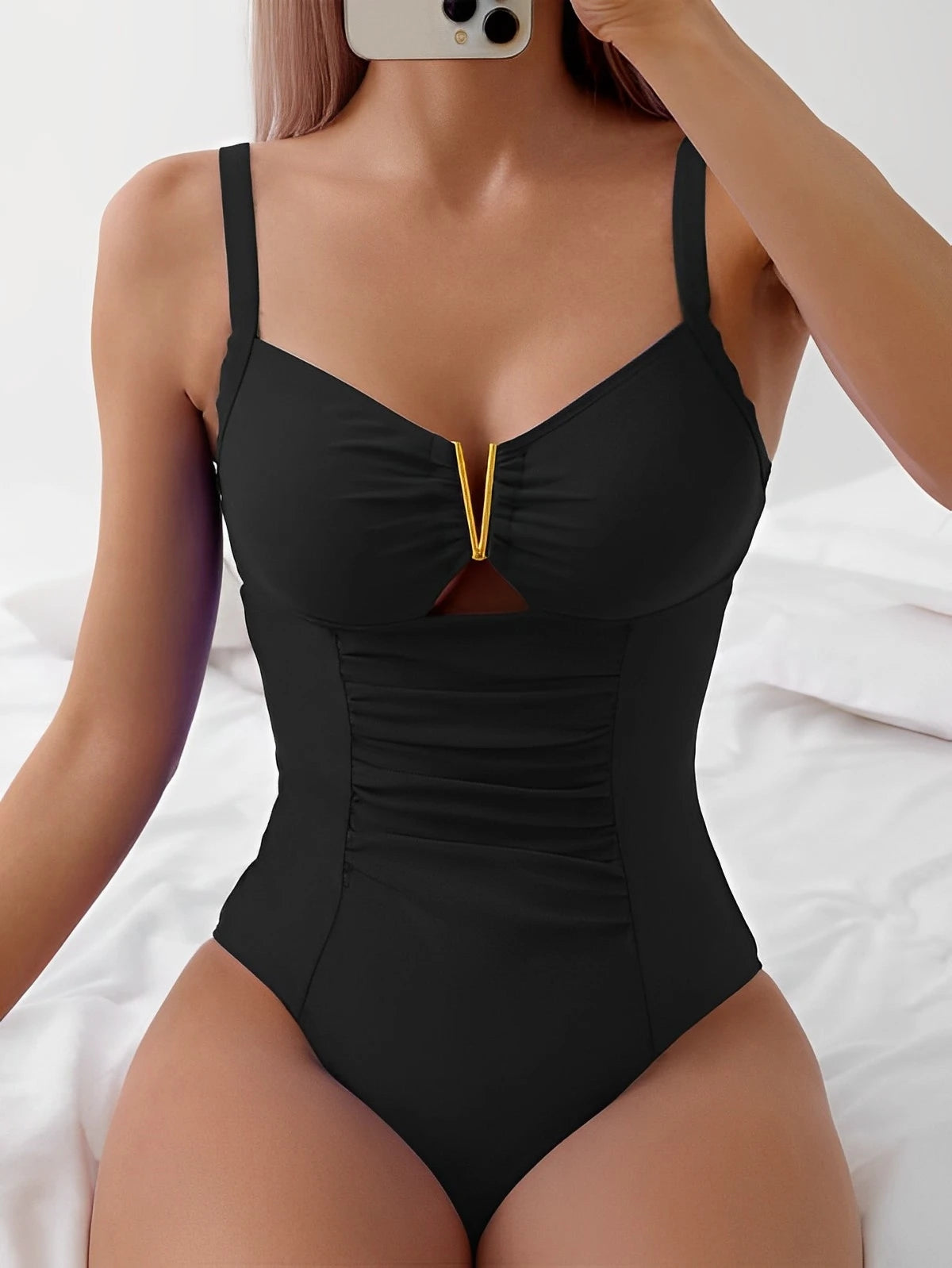 Maillot de bain une pièce col V